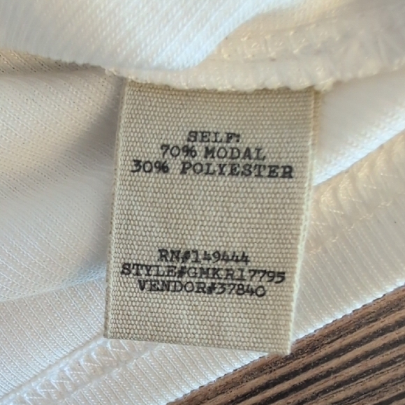 Gimmicks by BKE Elegant Cream V-Neck Tank Top M                            -809A - Picture 6 of 7